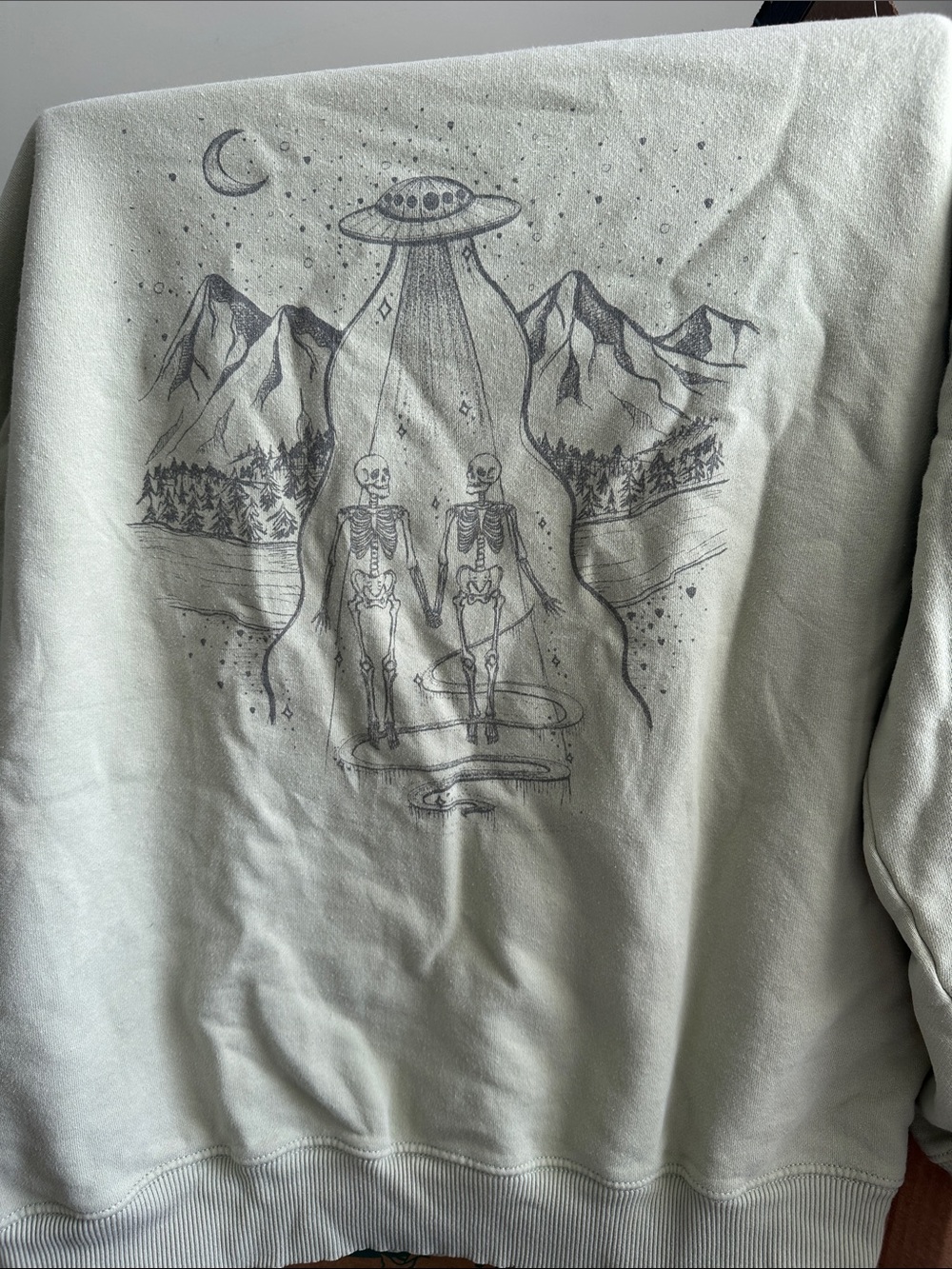 American eagle alien crew neck